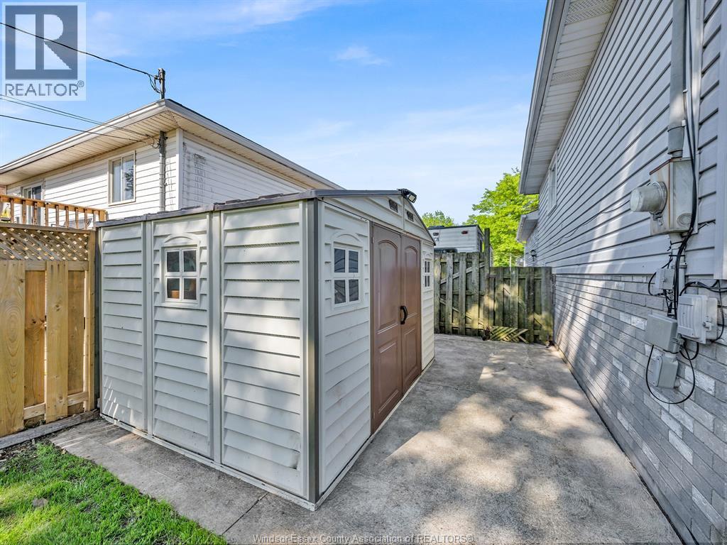 2115 Longfellow, Windsor, ON - Outdoor With Exterior
