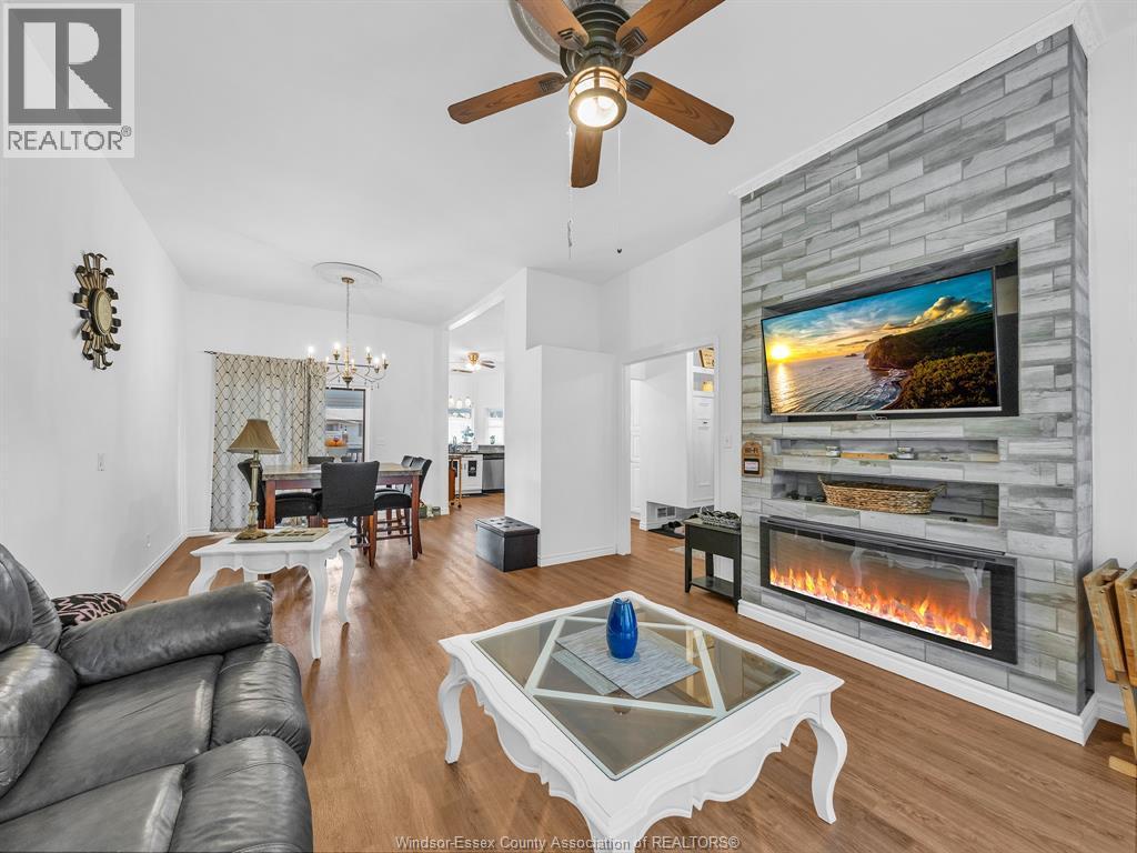 2115 Longfellow, Windsor, ON - Indoor Photo Showing Living Room With Fireplace