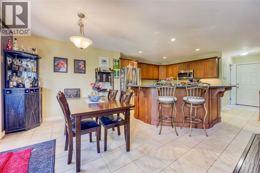 608 Riva Ridge Drive, St Clair, ON - Indoor Photo Showing Dining Room