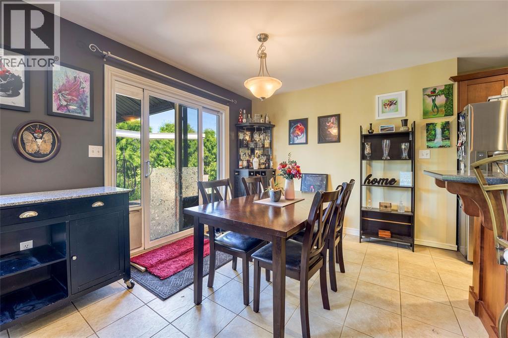 608 Riva Ridge Drive, St Clair, ON - Indoor Photo Showing Dining Room