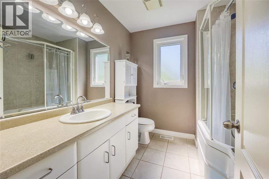 608 Riva Ridge Drive, St Clair, ON - Indoor Photo Showing Bathroom