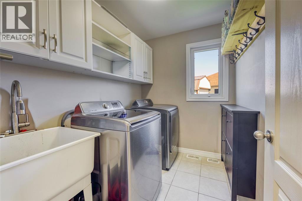 608 Riva Ridge Drive, St Clair, ON - Indoor Photo Showing Laundry Room