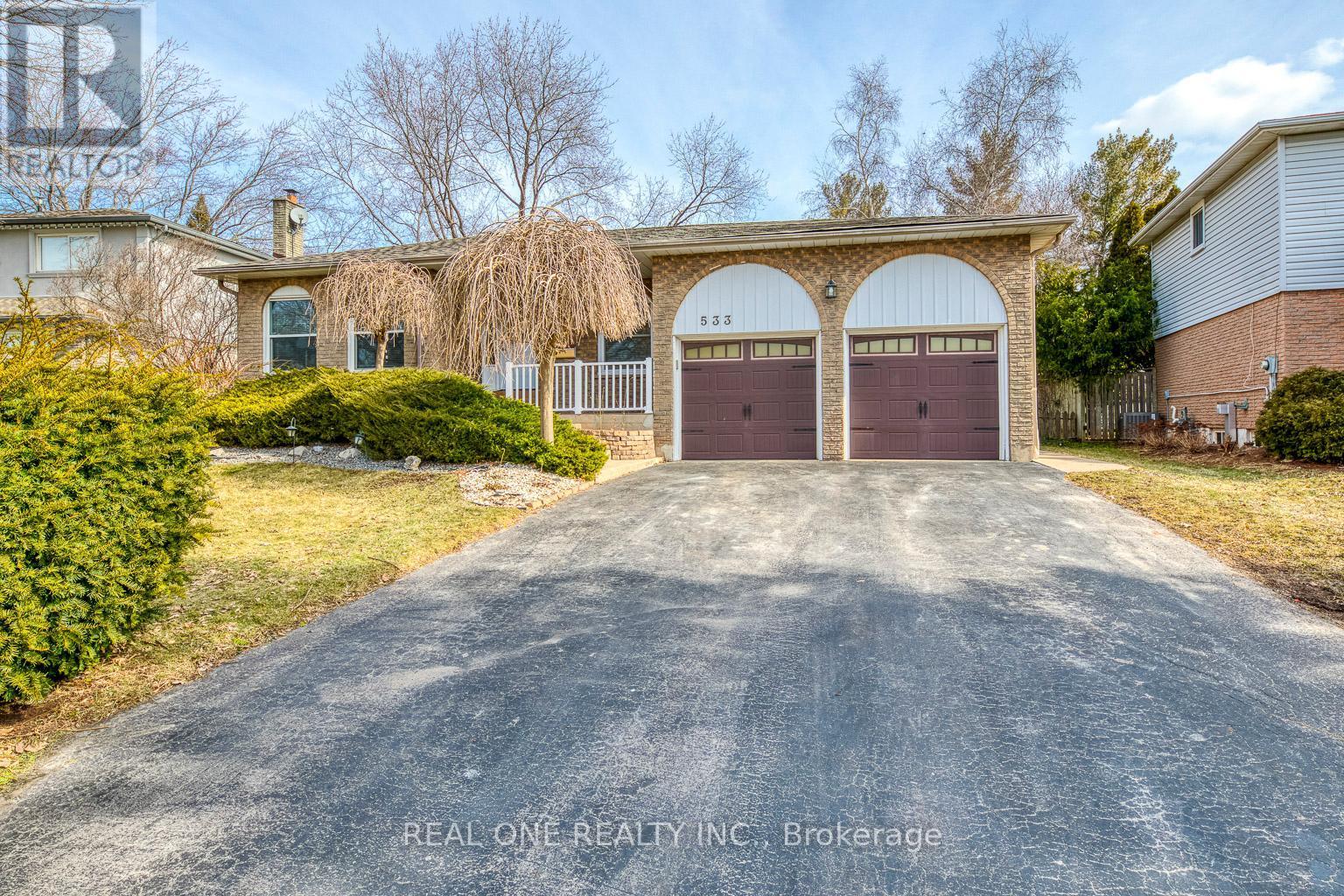 533 Tipperton Crescent, Oakville, ON - Outdoor