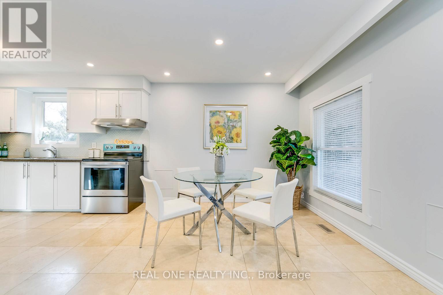 533 Tipperton Crescent, Oakville, ON - Indoor