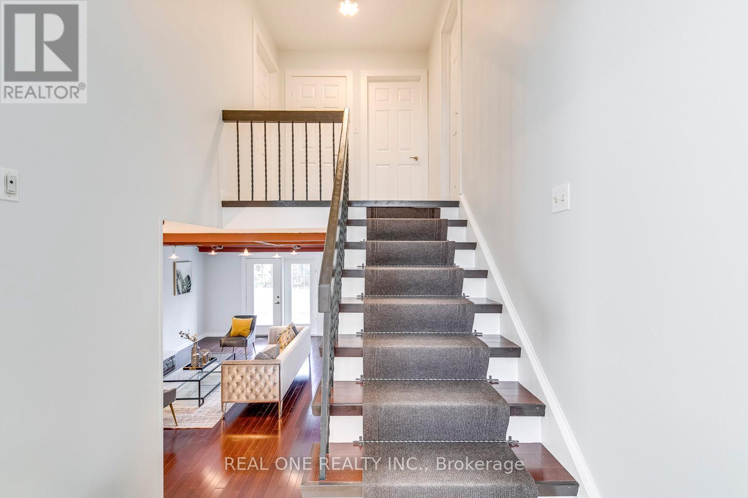 533 Tipperton Crescent, Oakville, ON - Indoor Photo Showing Other Room