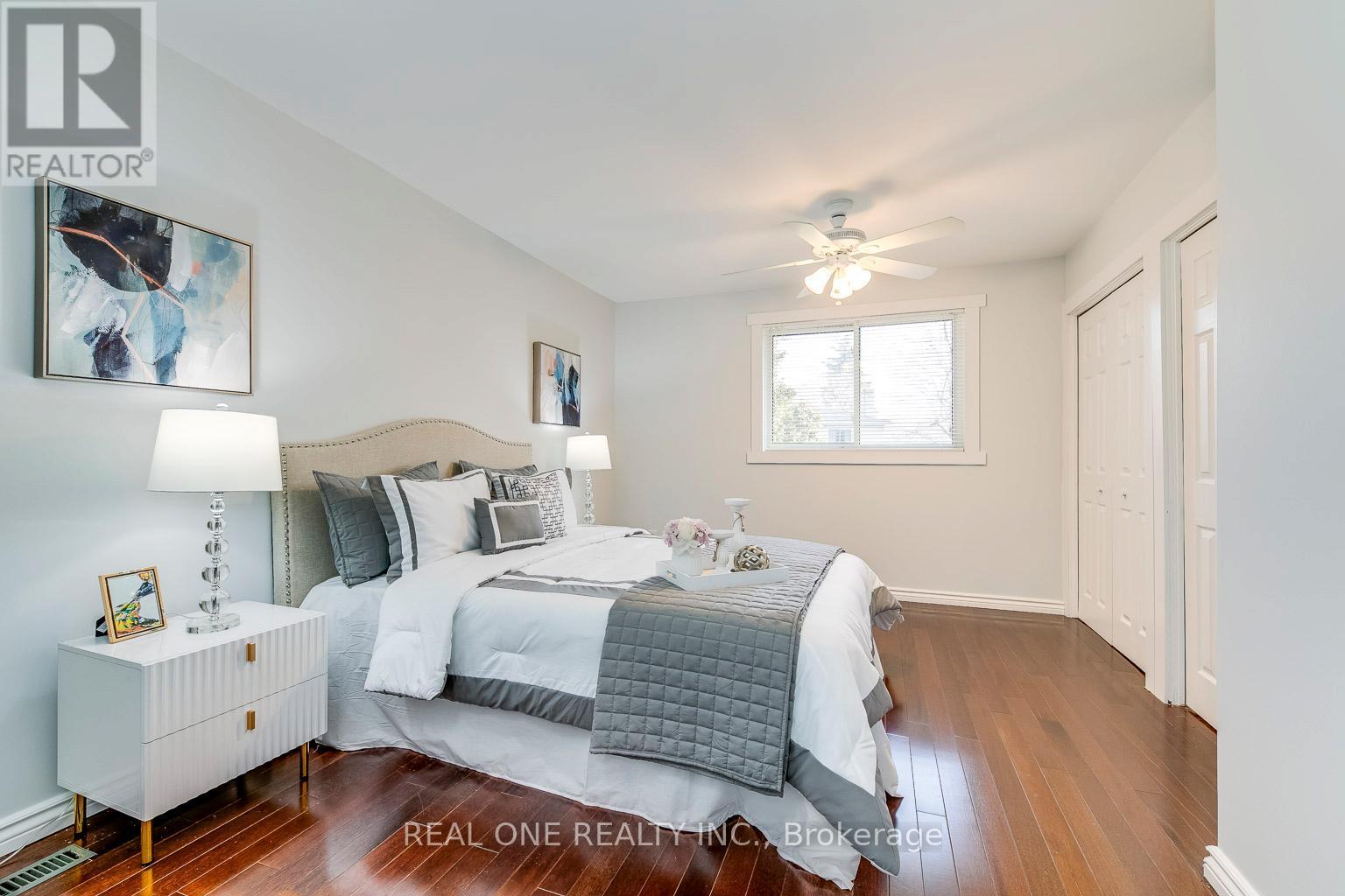 533 Tipperton Crescent, Oakville, ON - Indoor Photo Showing Bedroom