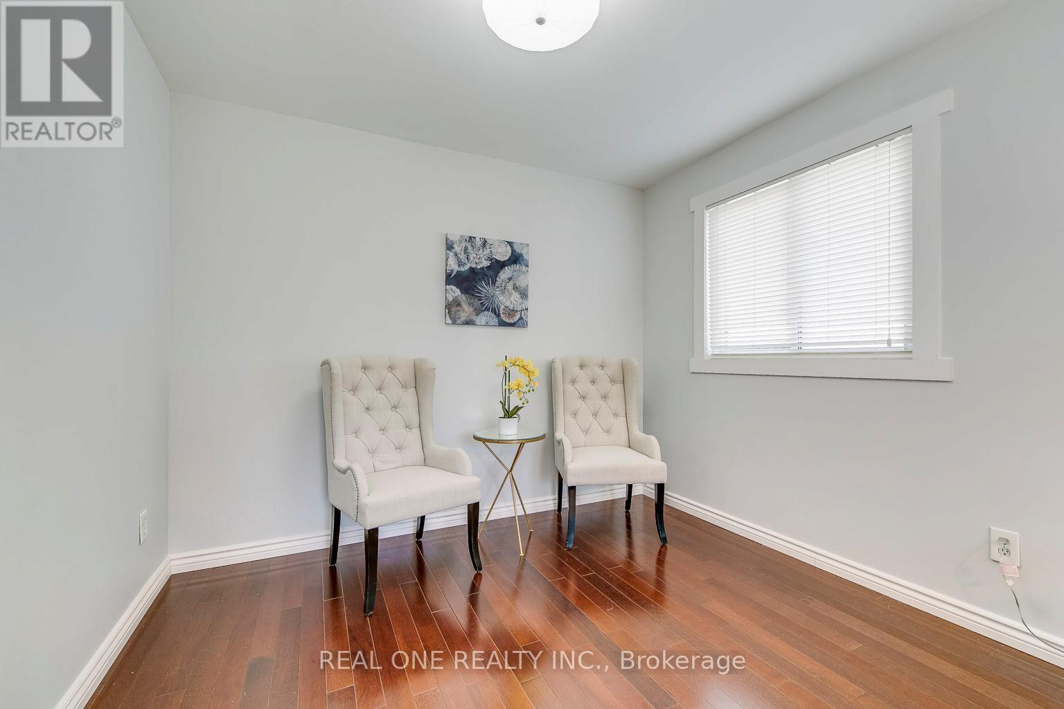 533 Tipperton Crescent, Oakville, ON - Indoor Photo Showing Other Room