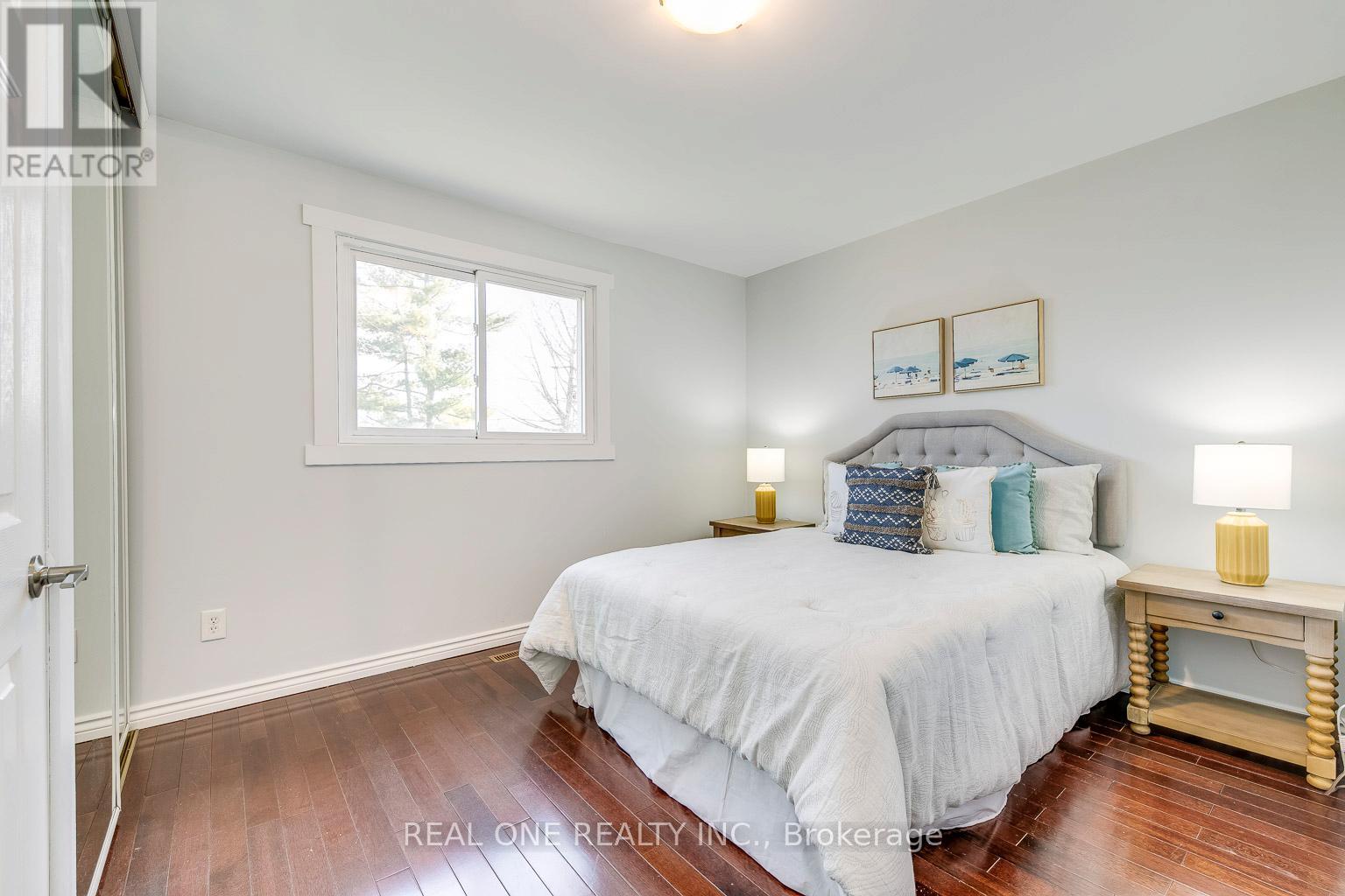 533 Tipperton Crescent, Oakville, ON - Indoor Photo Showing Bedroom