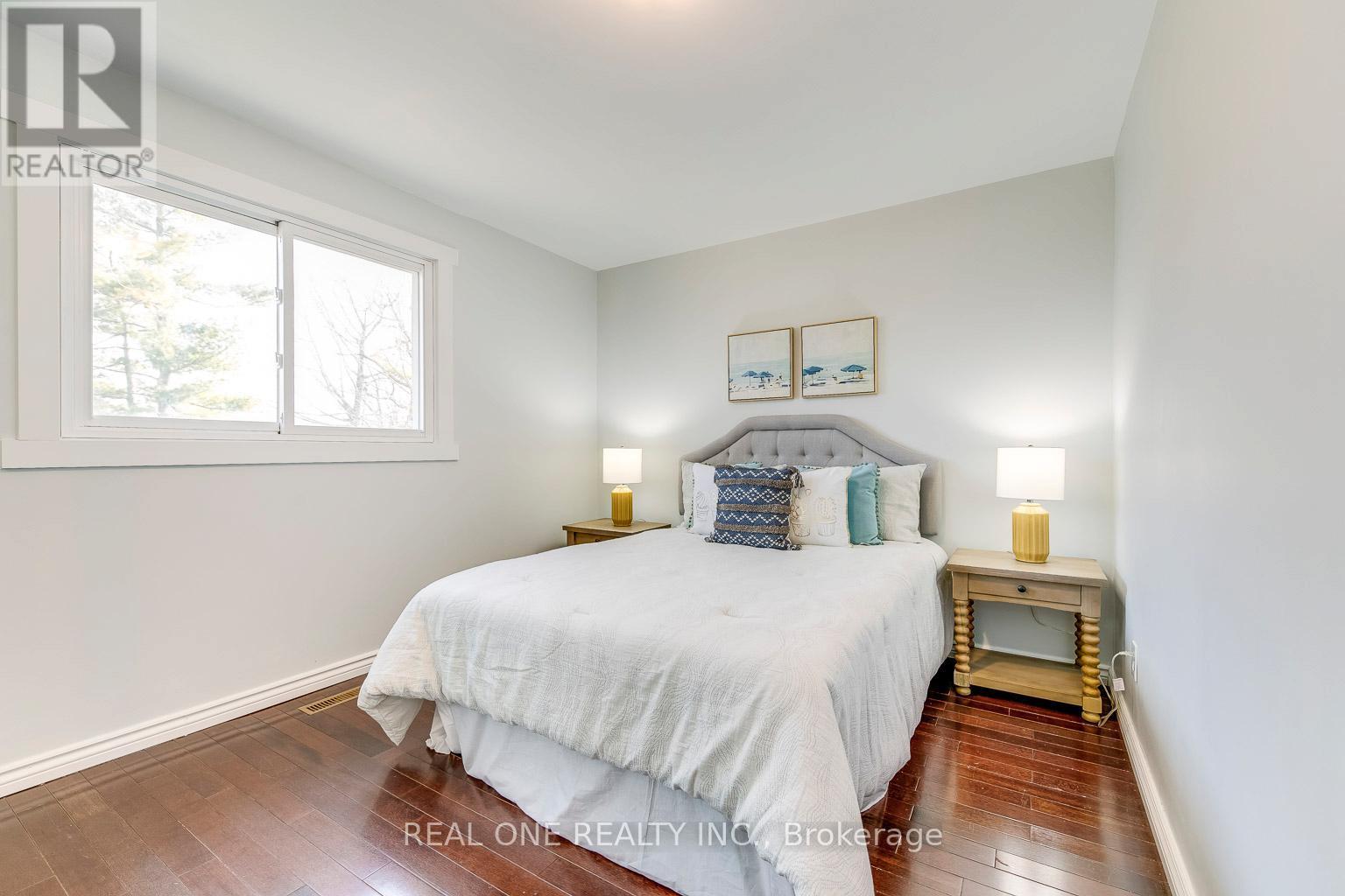 533 Tipperton Crescent, Oakville, ON - Indoor Photo Showing Bedroom