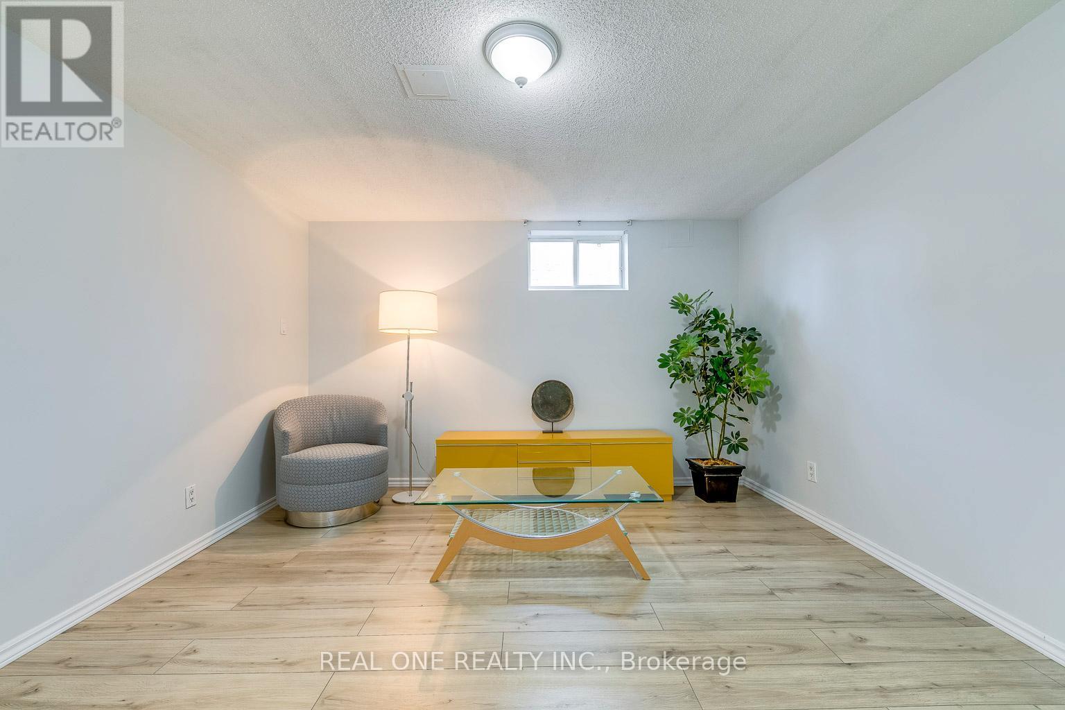 533 Tipperton Crescent, Oakville, ON - Indoor Photo Showing Other Room
