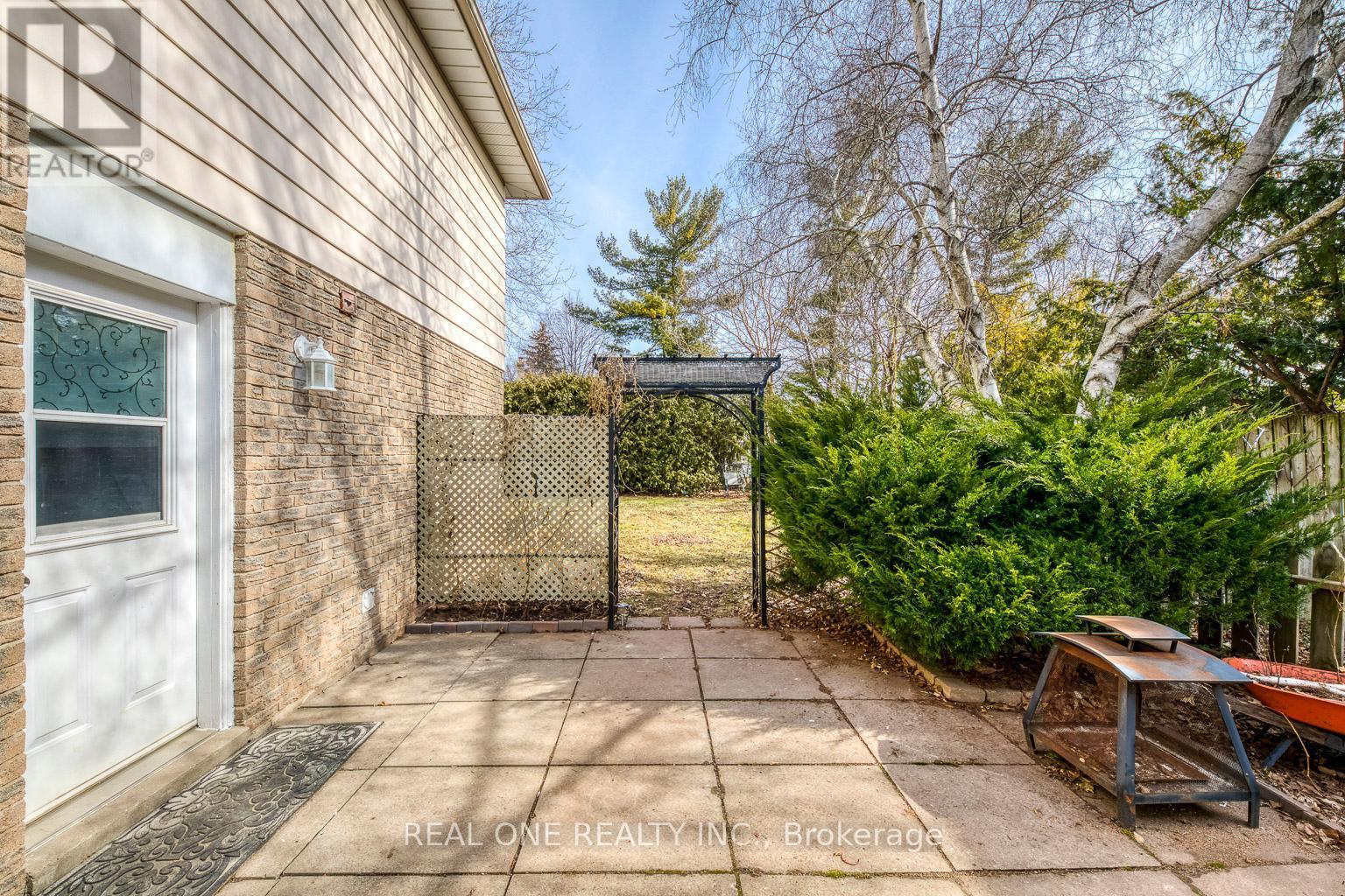 533 Tipperton Crescent, Oakville, ON - Outdoor