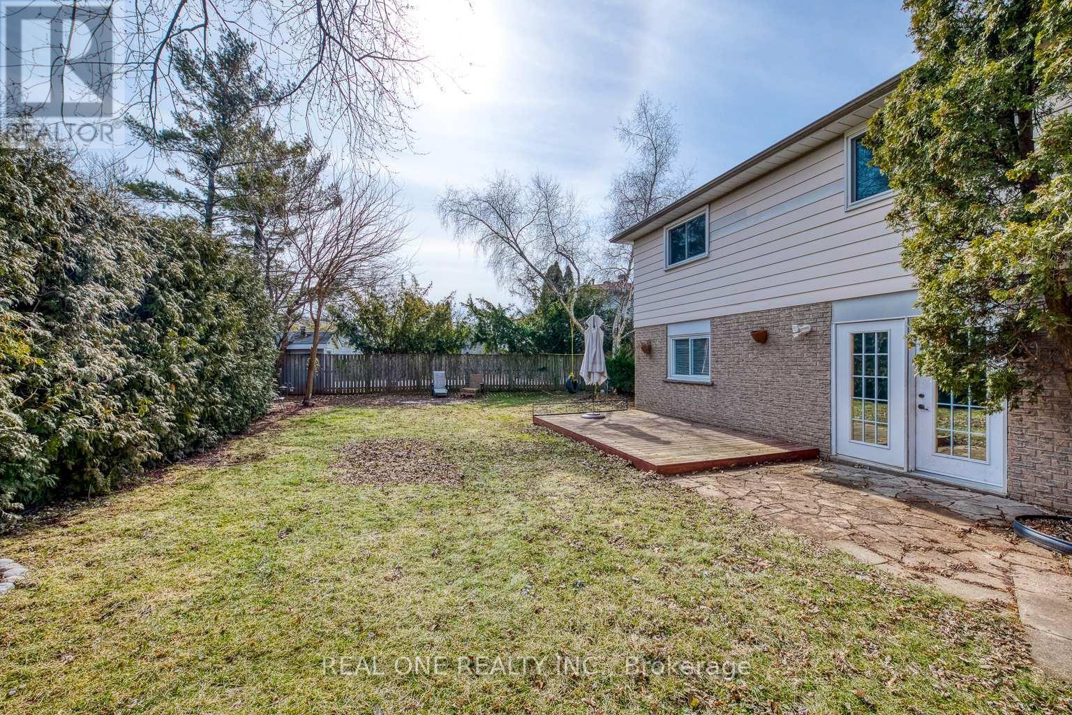 533 Tipperton Crescent, Oakville, ON - Outdoor