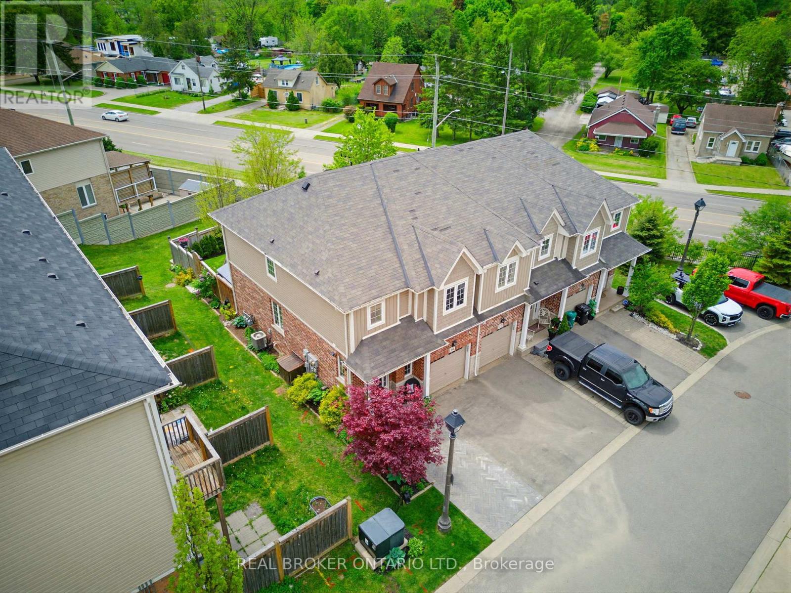 16 - 100 Chester Drive, Cambridge, ON - Outdoor