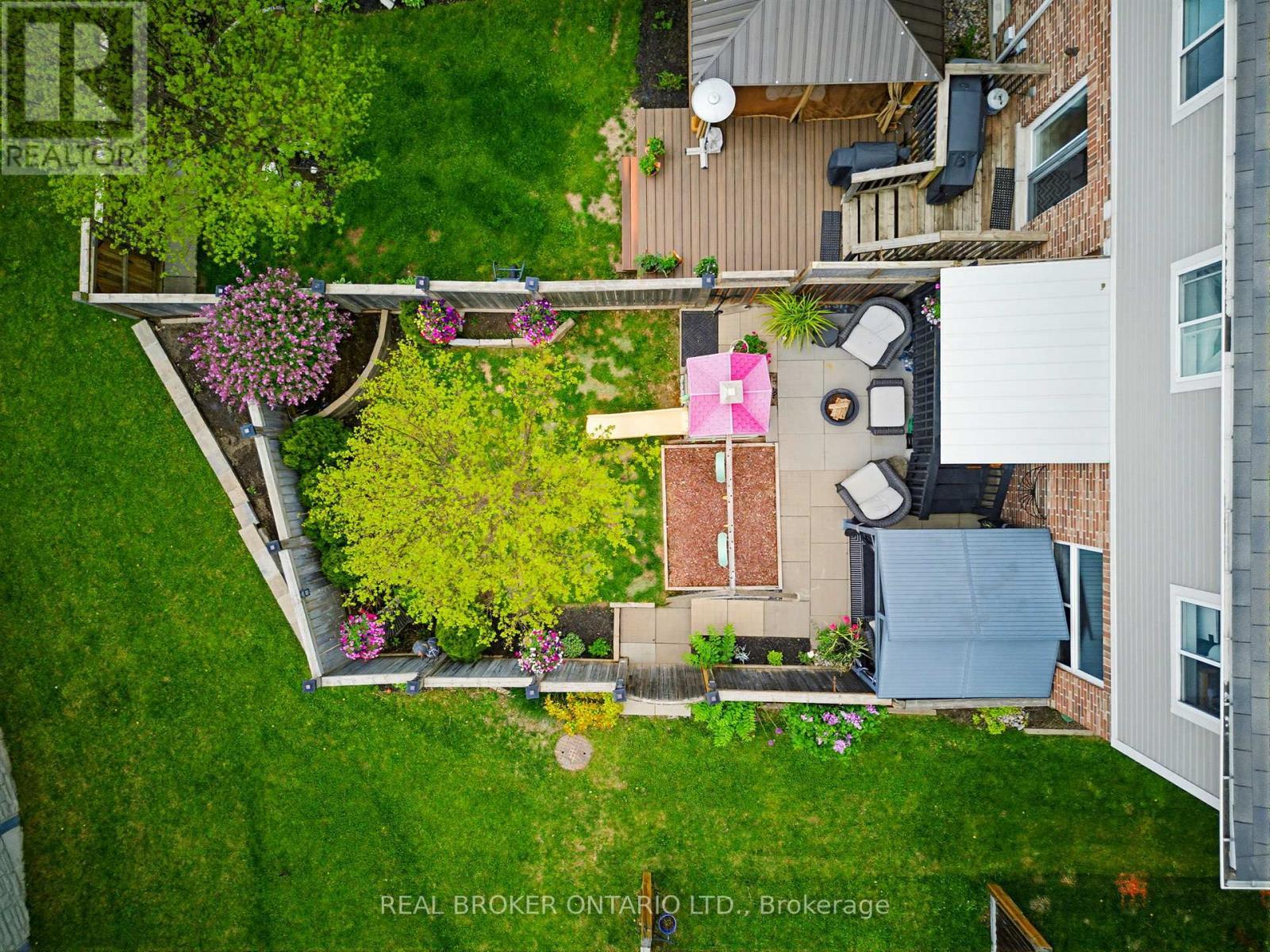 16 - 100 Chester Drive, Cambridge, ON - Outdoor