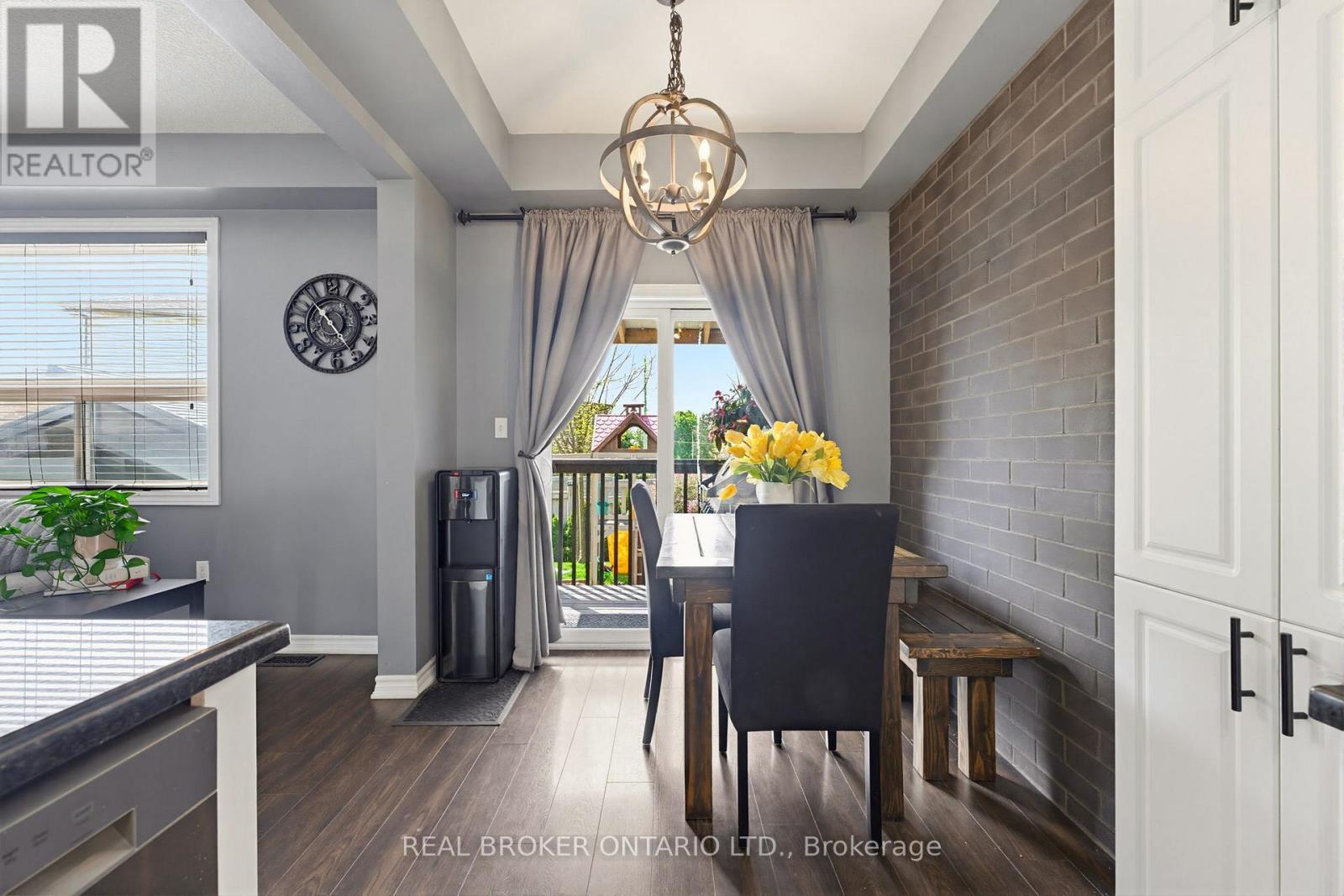 16 - 100 Chester Drive, Cambridge, ON - Indoor Photo Showing Other Room