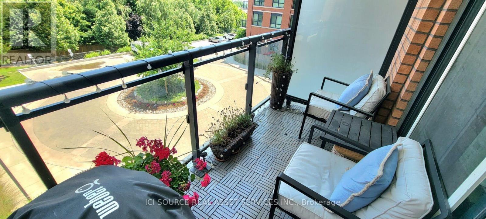 301 - 11611 Yonge Street, Richmond Hill, ON - Outdoor With Balcony