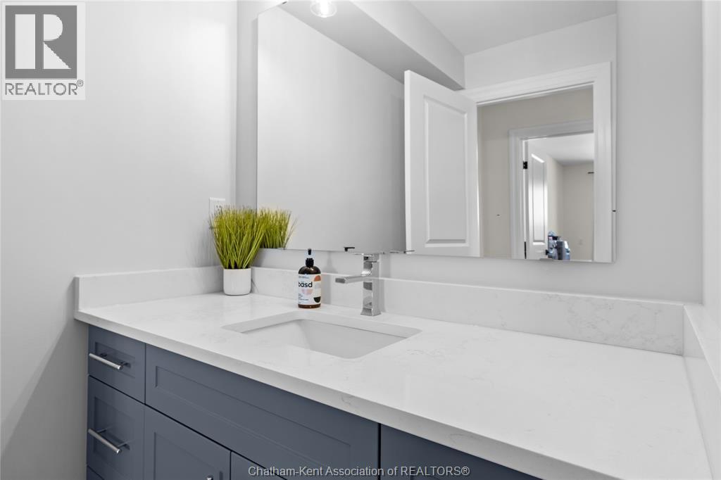 6665 Sixth Line East, Raleigh Township, ON - Indoor Photo Showing Bathroom