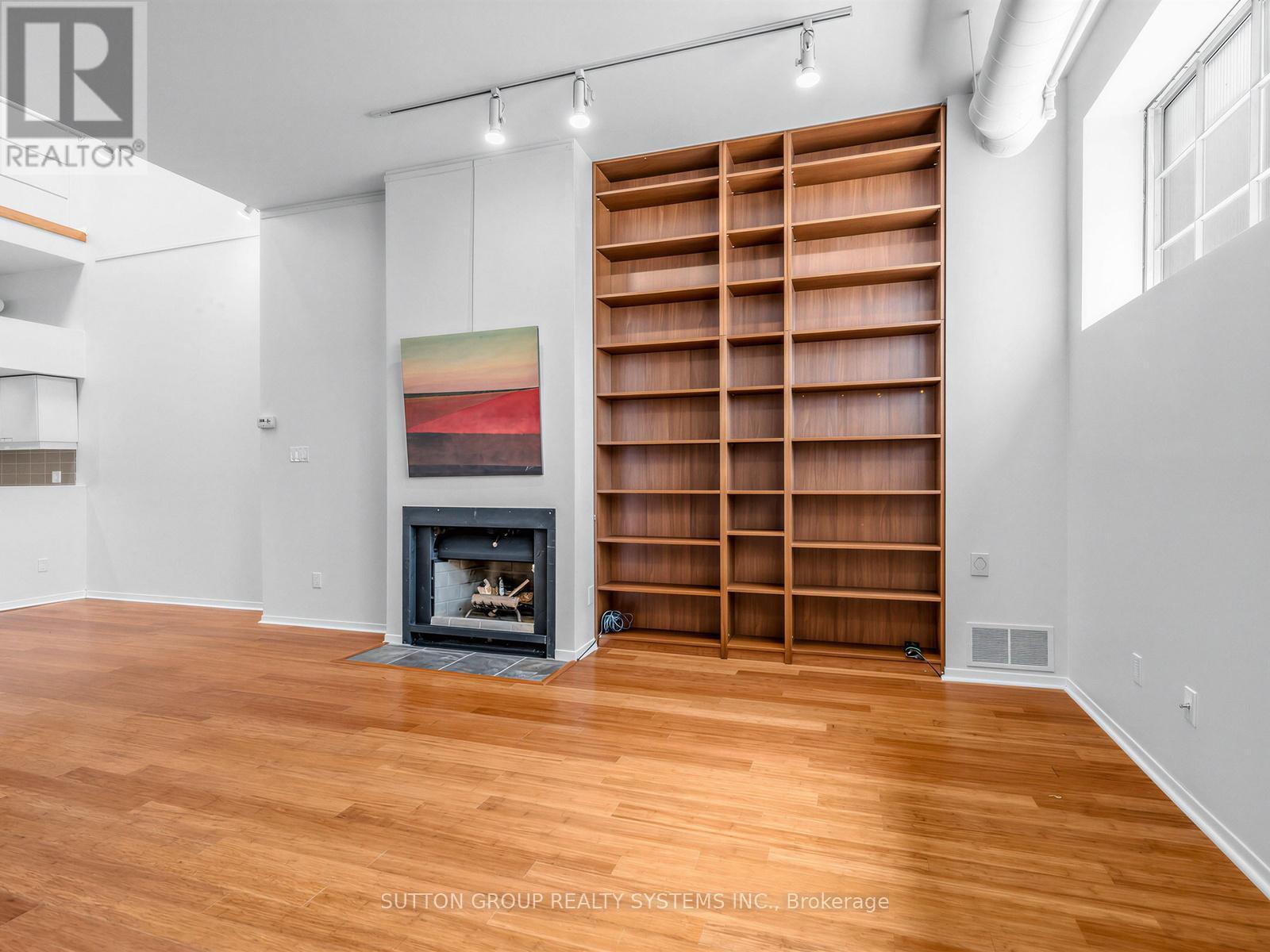 5 - 6 Bartlett Avenue W, Toronto, ON - Indoor With Fireplace