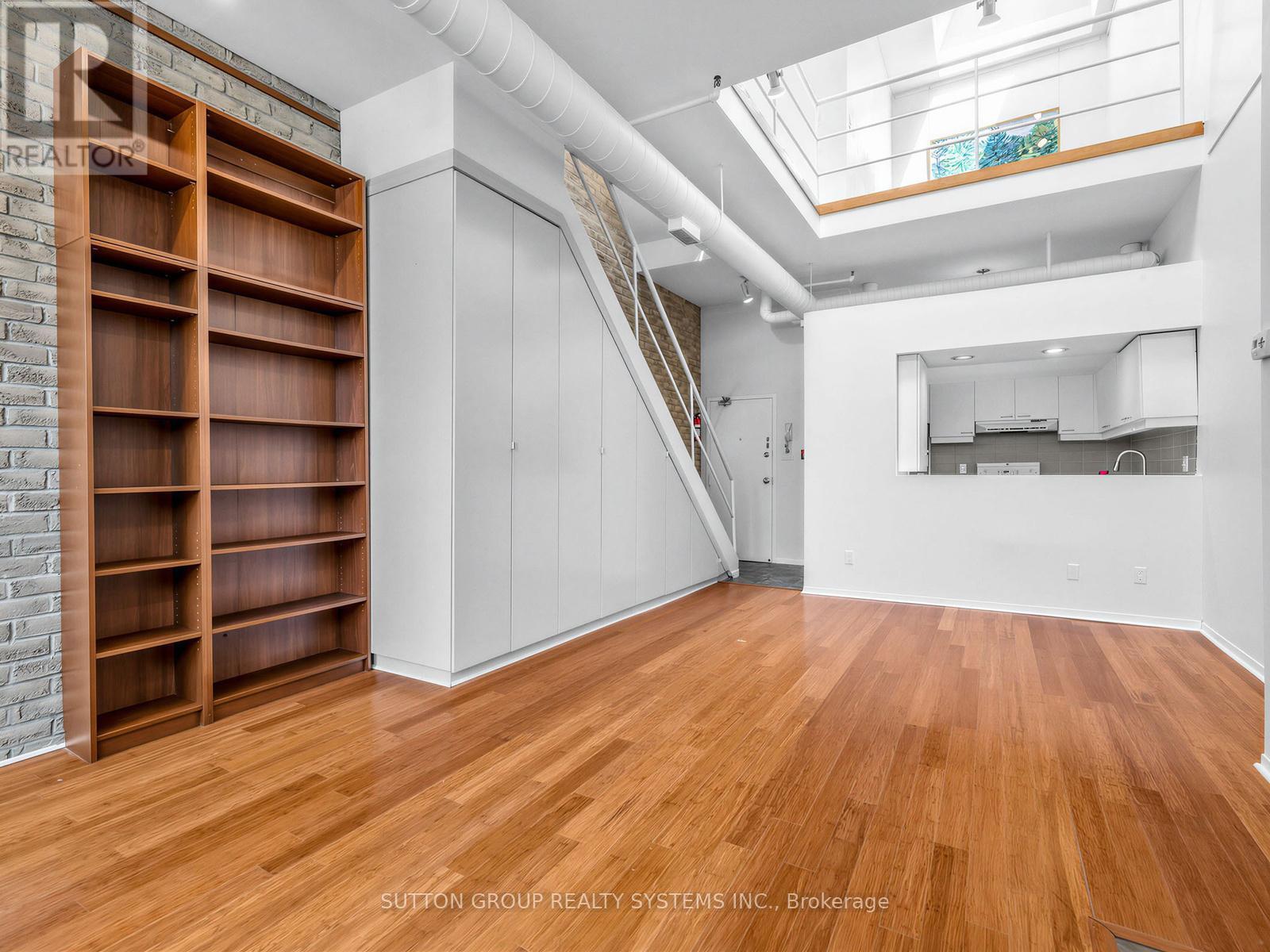 5 - 6 Bartlett Avenue W, Toronto, ON - Indoor Photo Showing Other Room