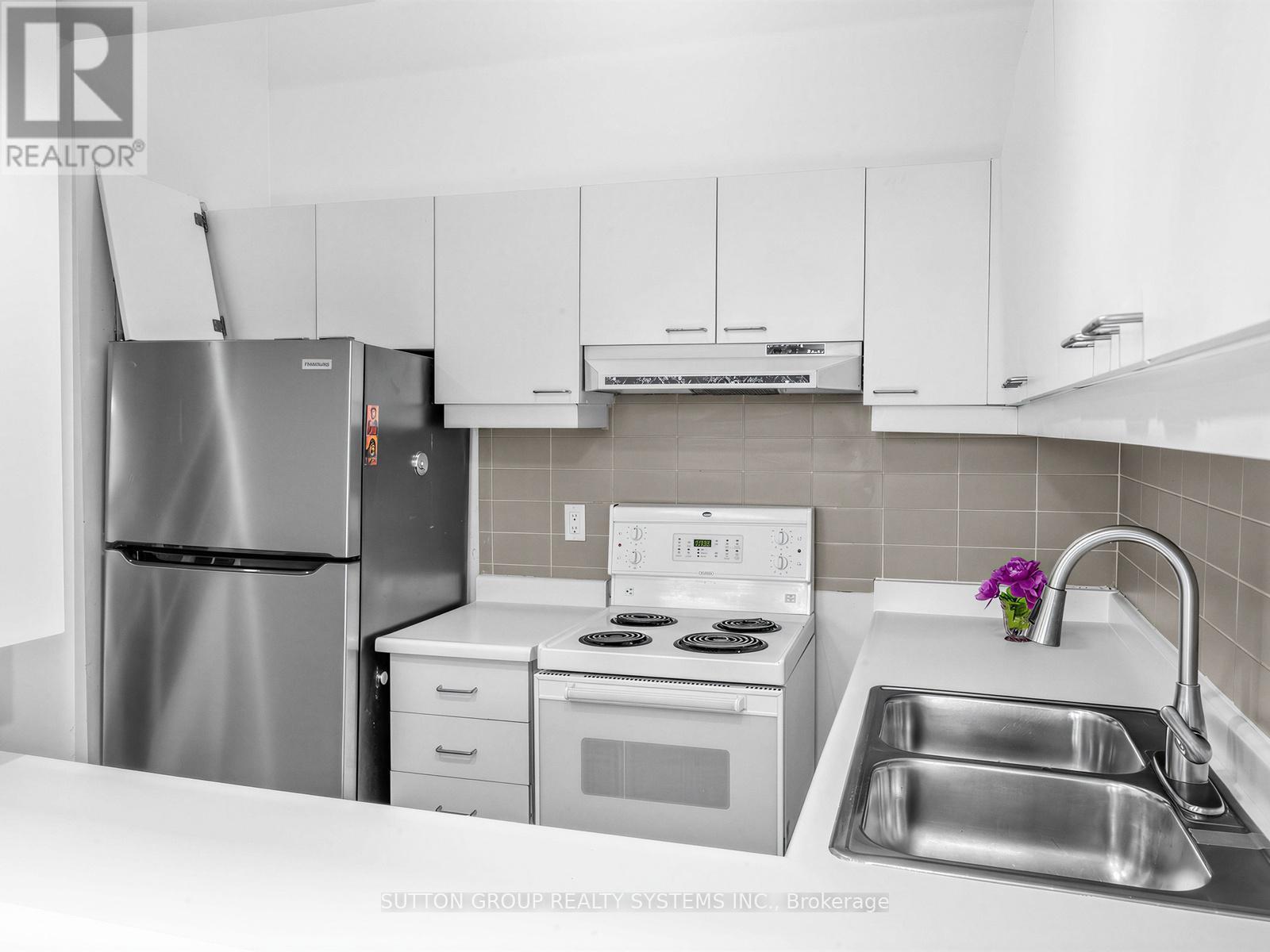 5 - 6 Bartlett Avenue W, Toronto, ON - Indoor Photo Showing Kitchen With Double Sink