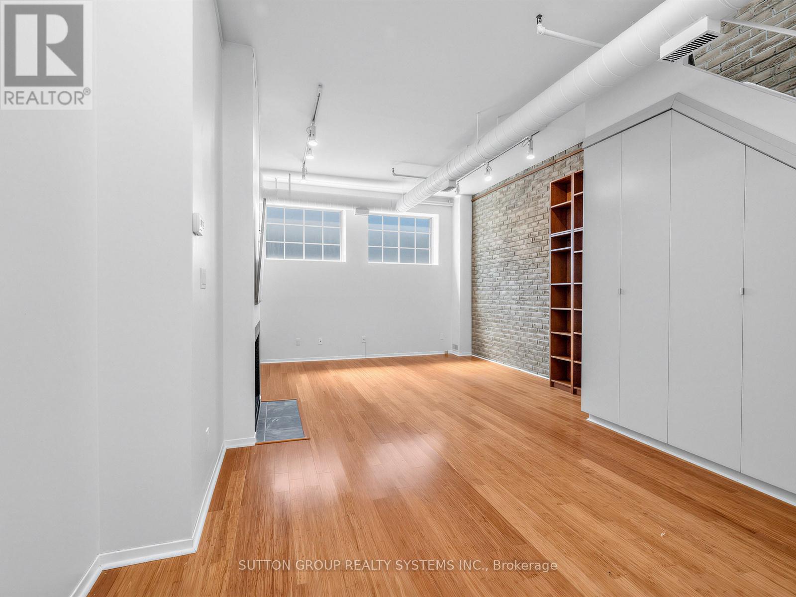 5 - 6 Bartlett Avenue W, Toronto, ON - Indoor Photo Showing Other Room