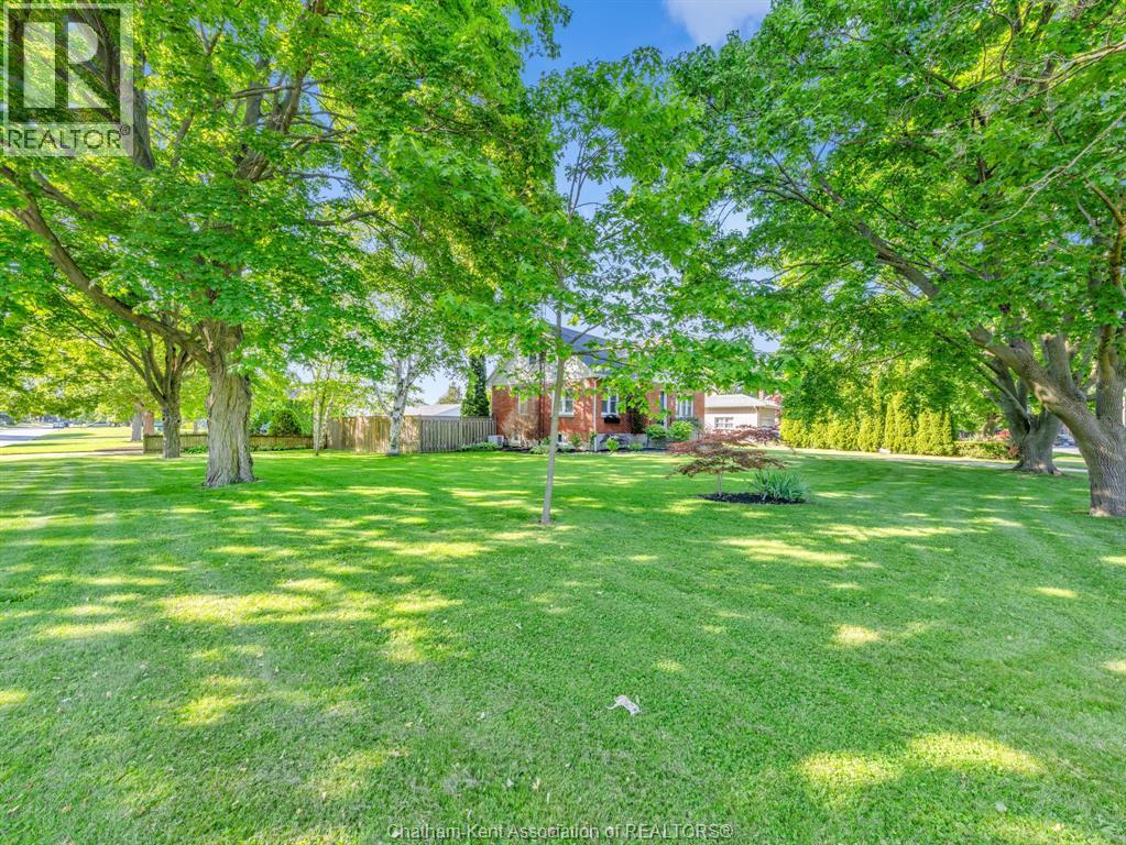 27 Jackson Drive, Chatham, ON - Outdoor