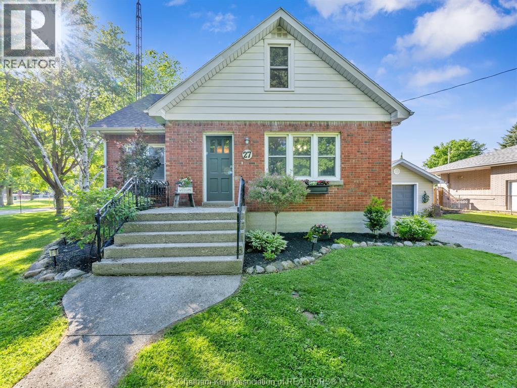 27 Jackson Drive, Chatham, ON - Outdoor