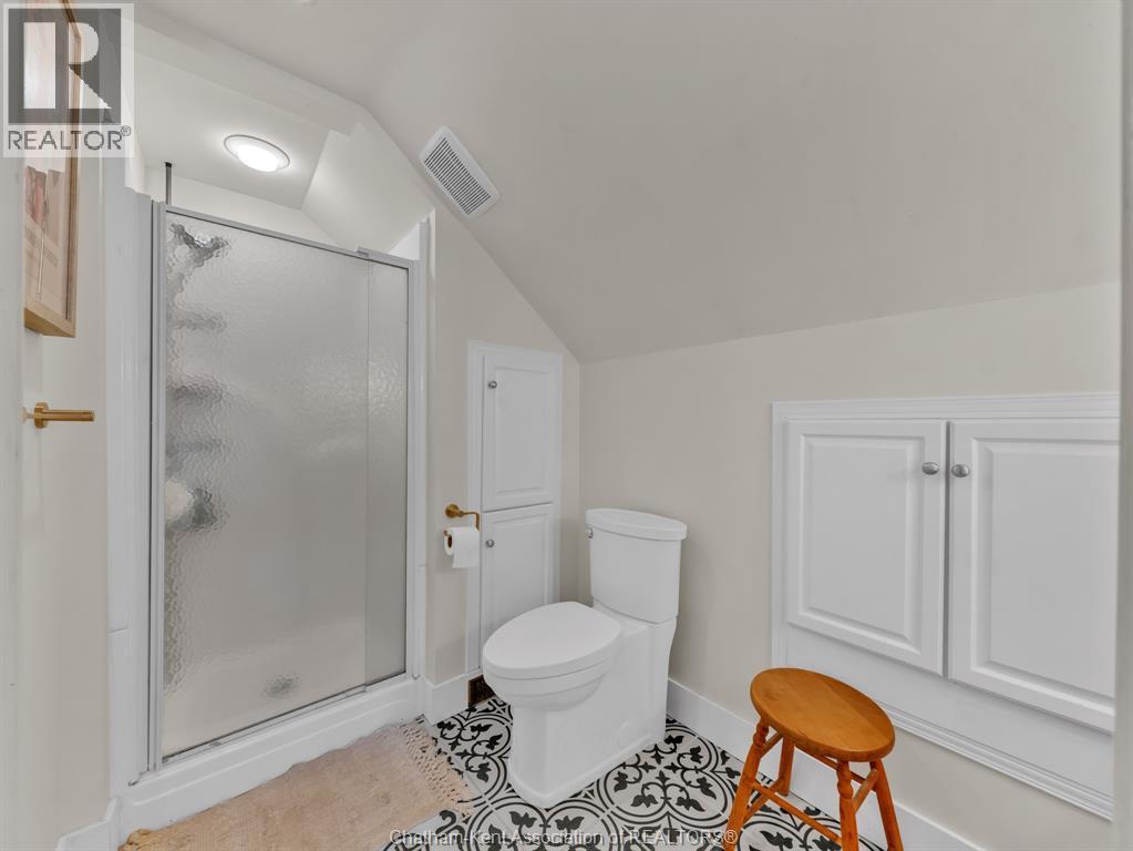 27 Jackson Drive, Chatham, ON - Indoor Photo Showing Bathroom