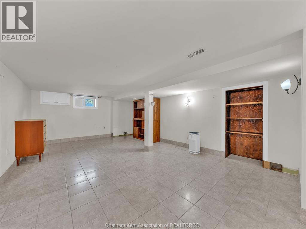 27 Jackson Drive, Chatham, ON - Indoor