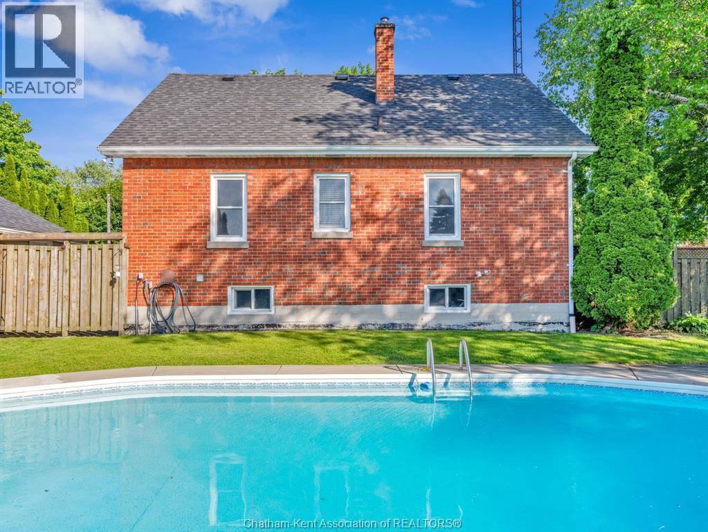 27 Jackson Drive, Chatham, ON - Outdoor