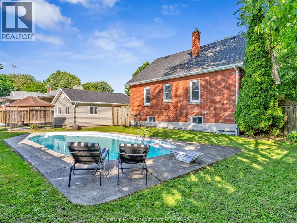 27 Jackson Drive, Chatham, ON - Outdoor With In Ground Pool