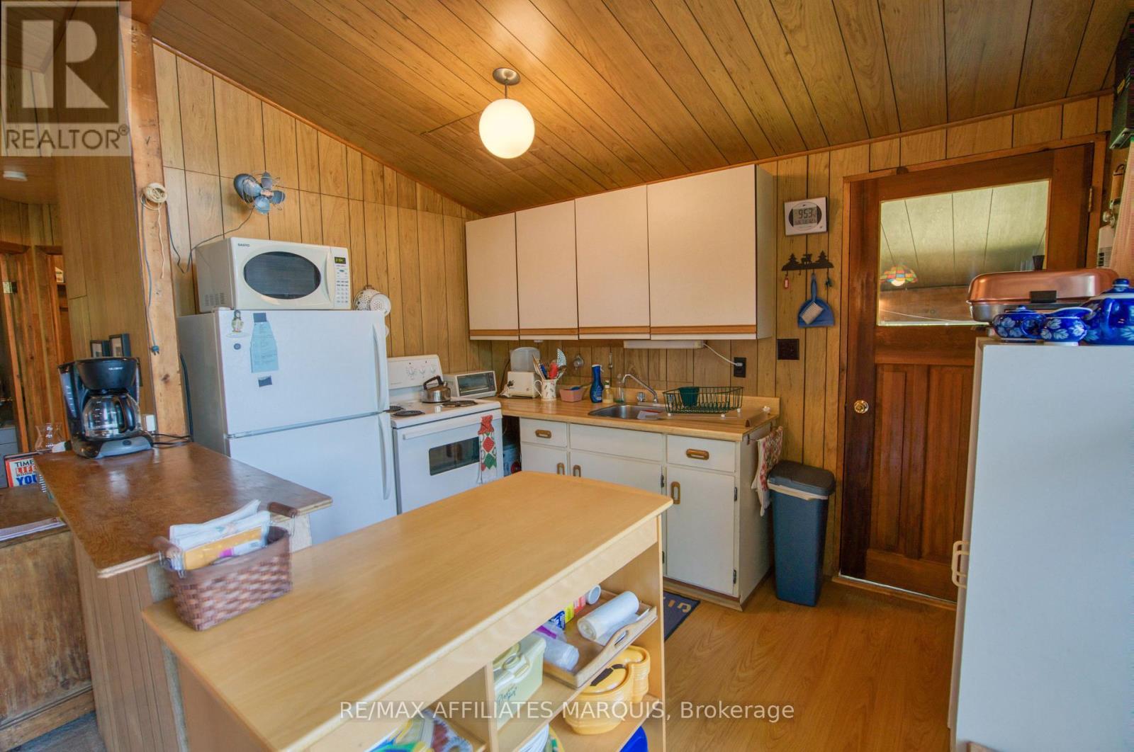 415 Yvon Lane, Rideau Lakes, ON - Indoor Photo Showing Kitchen