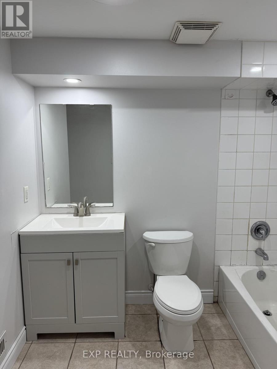 45 Cedar Hill Crescent, Kitchener, ON - Indoor Photo Showing Bathroom