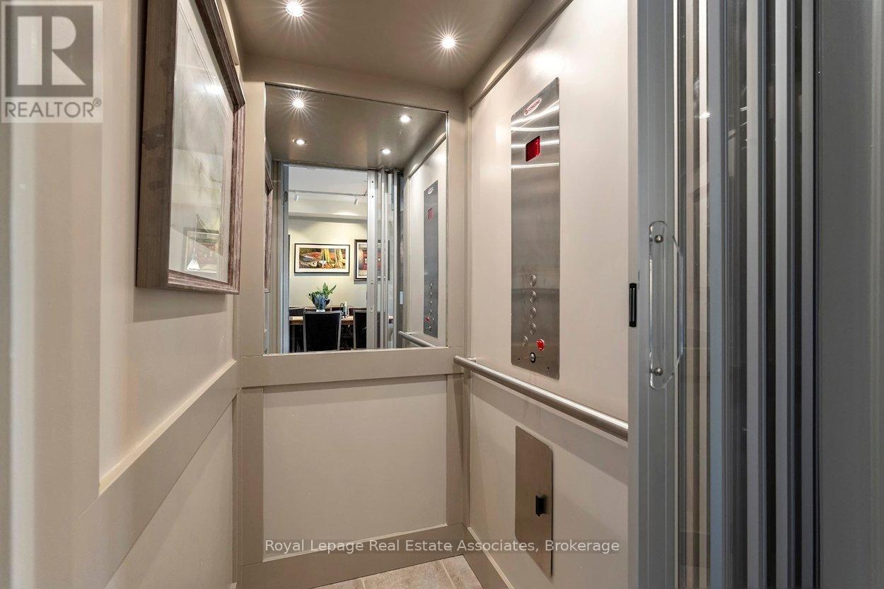 20 - 4135 Shipp Drive Ne, Mississauga, ON - Indoor Photo Showing Other Room