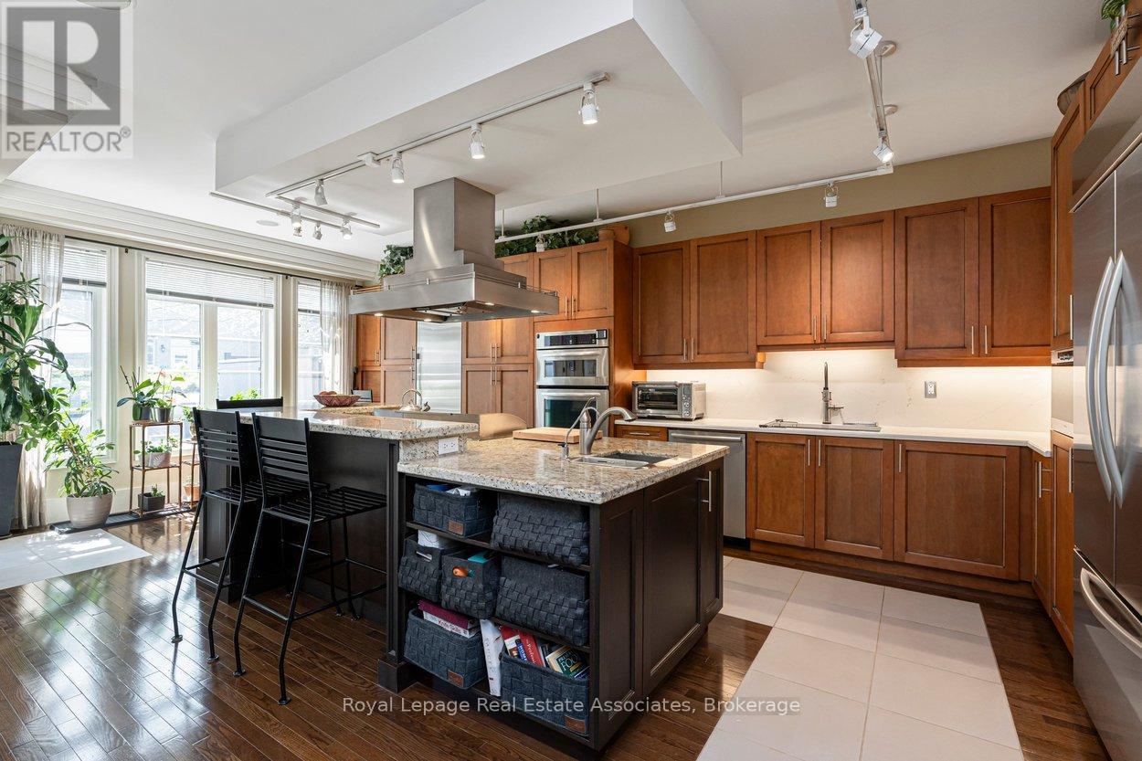 20 - 4135 Shipp Drive Ne, Mississauga, ON - Indoor Photo Showing Kitchen
