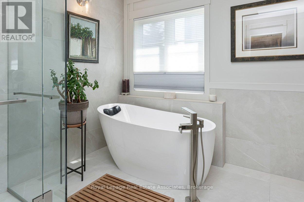 20 - 4135 Shipp Drive Ne, Mississauga, ON - Indoor Photo Showing Bathroom