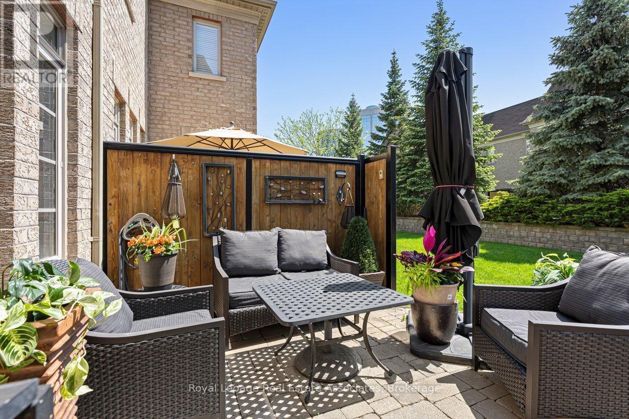 20 - 4135 Shipp Drive Ne, Mississauga, ON - Outdoor With Deck Patio Veranda