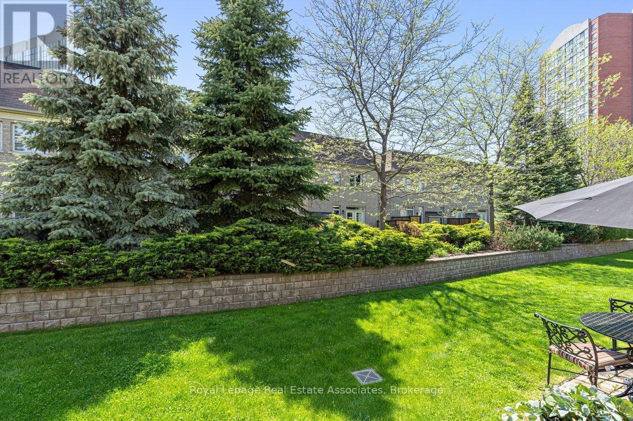 20 - 4135 Shipp Drive Ne, Mississauga, ON - Outdoor