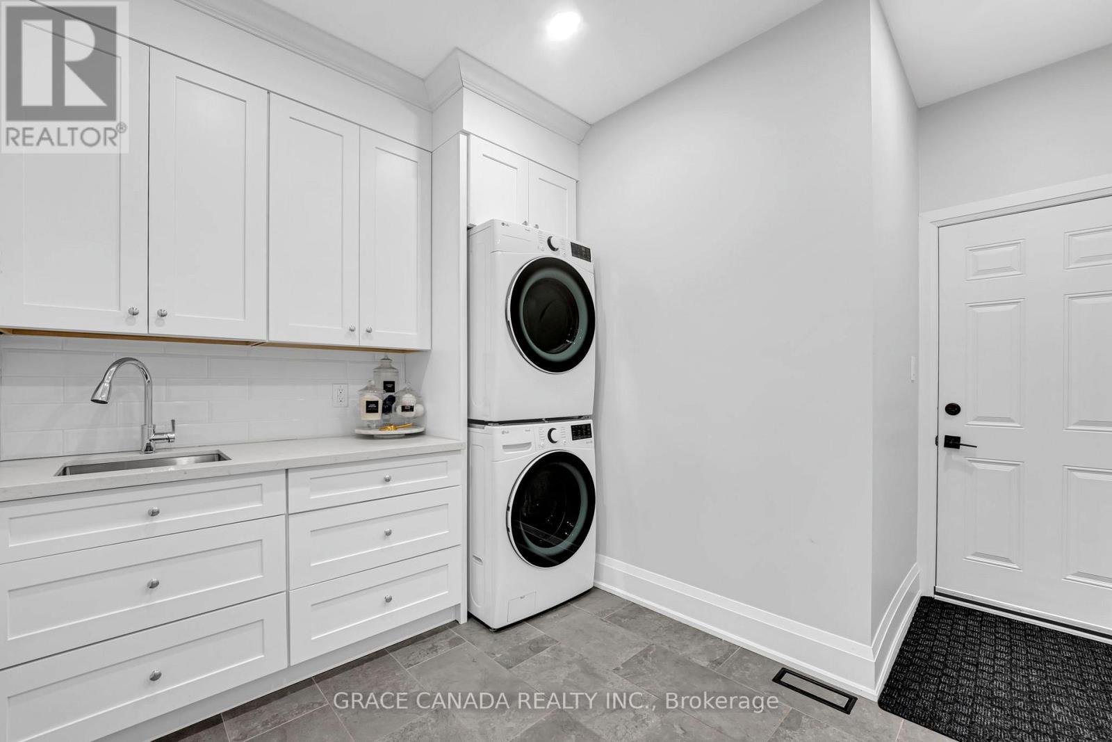 527 Oneida Drive, Burlington, ON