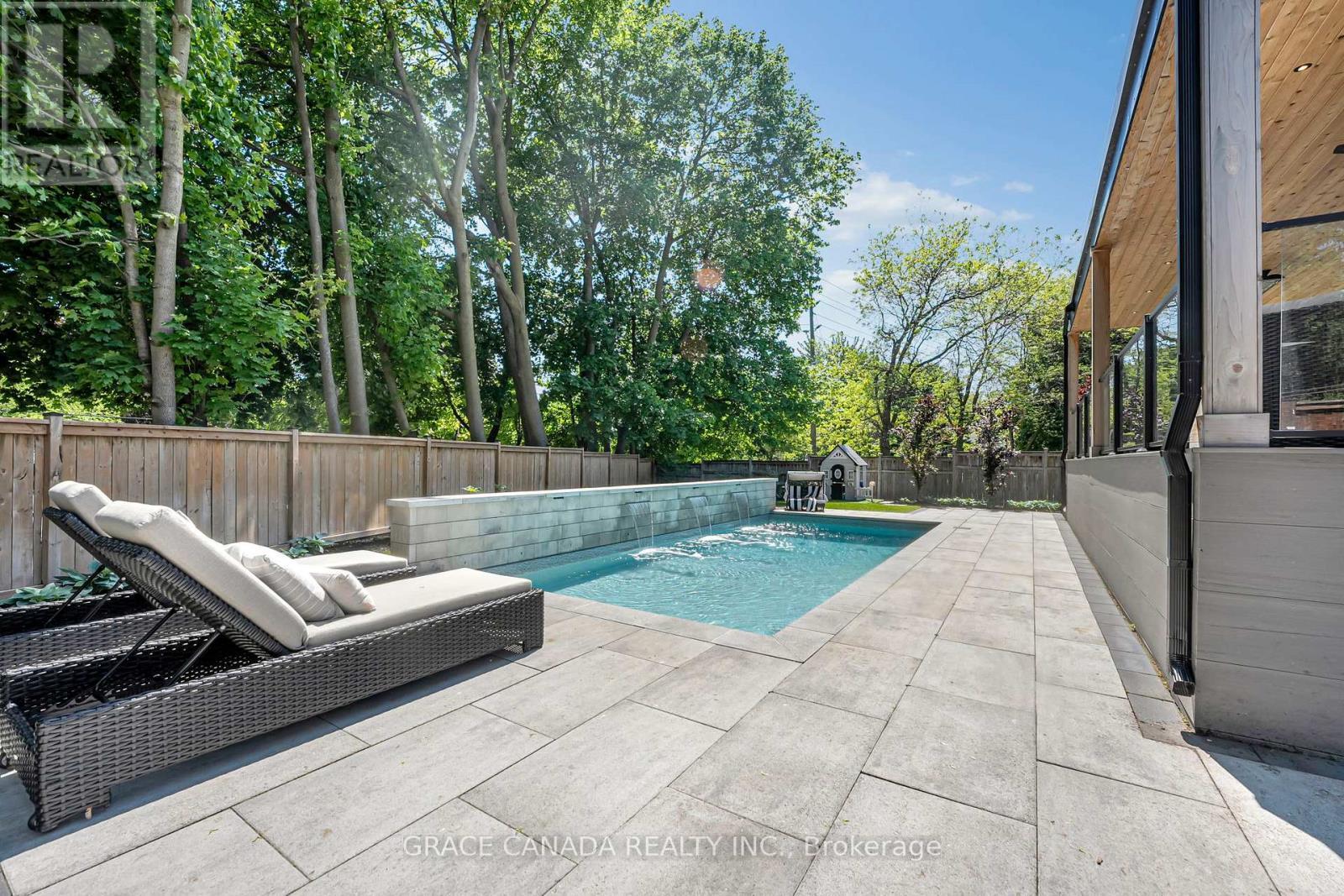 527 Oneida Drive, Burlington, ON