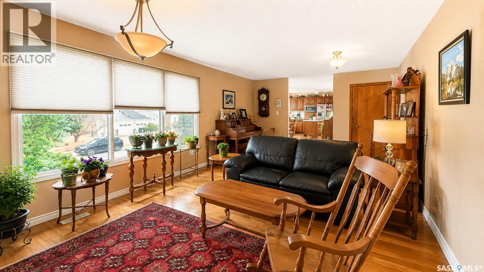 31 Riverbend Crescent, Battleford, SK - Indoor Photo Showing Living Room