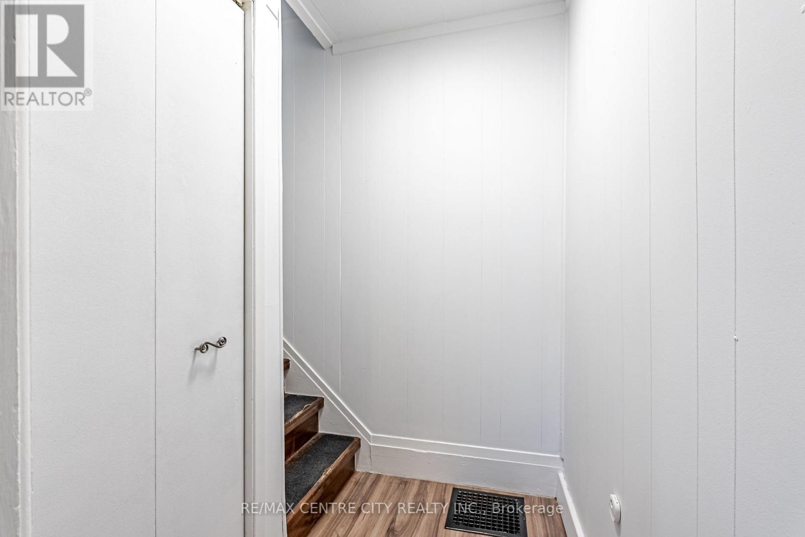 11812 Superior Street, Malahide (Springfield), ON - Indoor Photo Showing Other Room