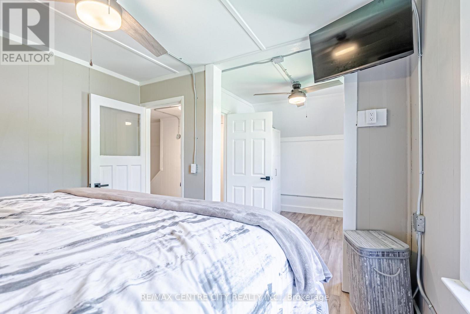 11812 Superior Street, Malahide (Springfield), ON - Indoor Photo Showing Bedroom