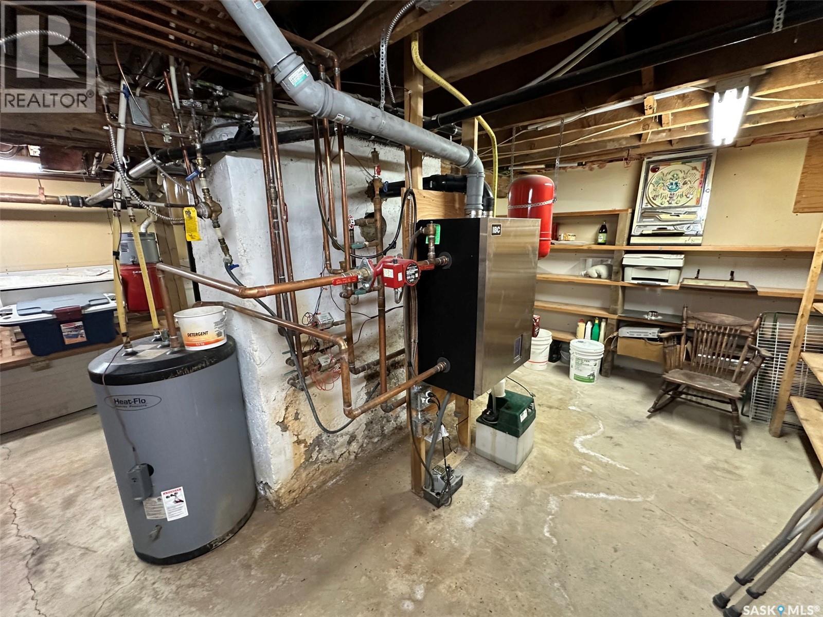 700 Main Street E, Gravelbourg, SK - Indoor Photo Showing Basement