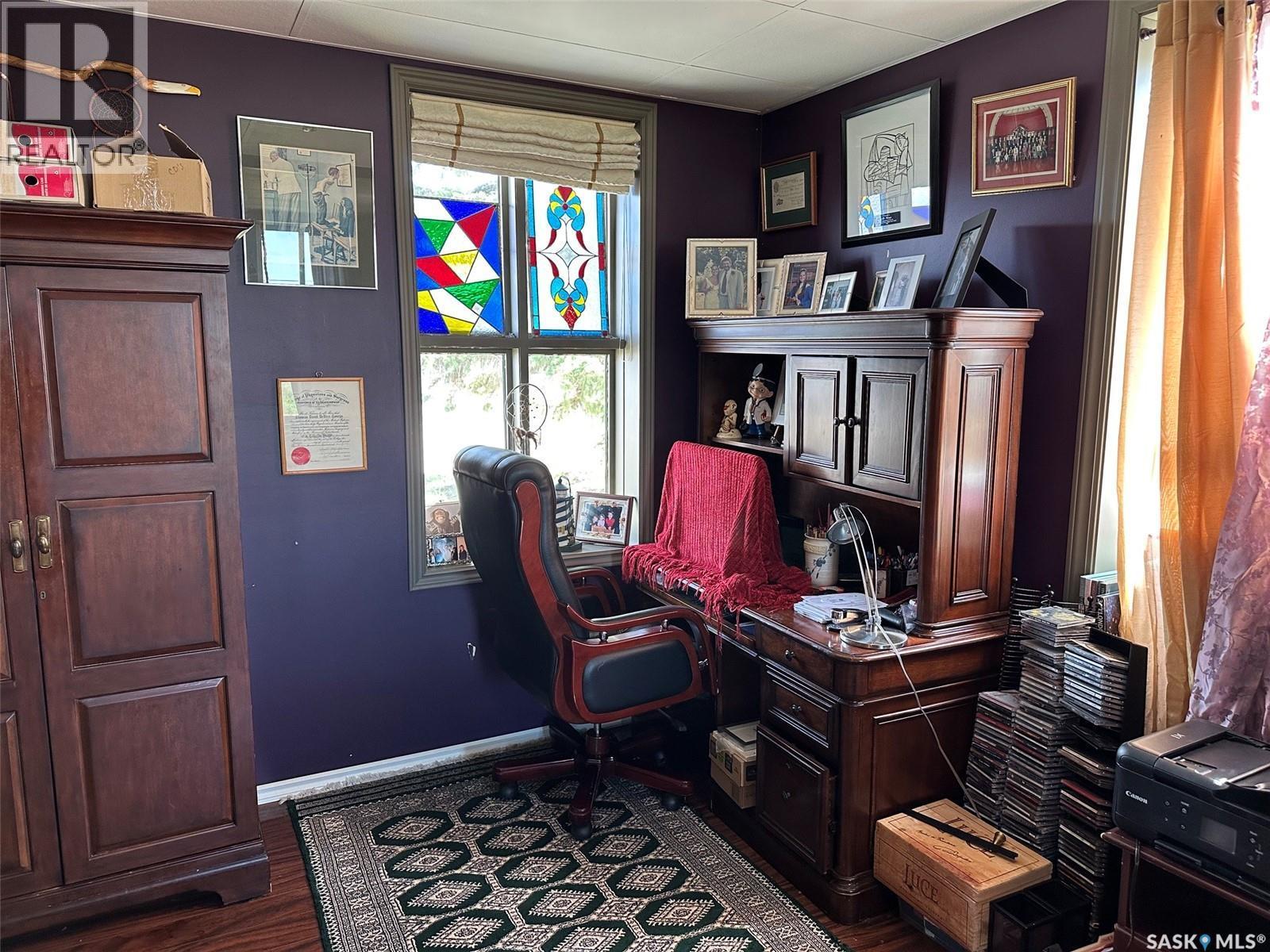 700 Main Street E, Gravelbourg, SK - Indoor