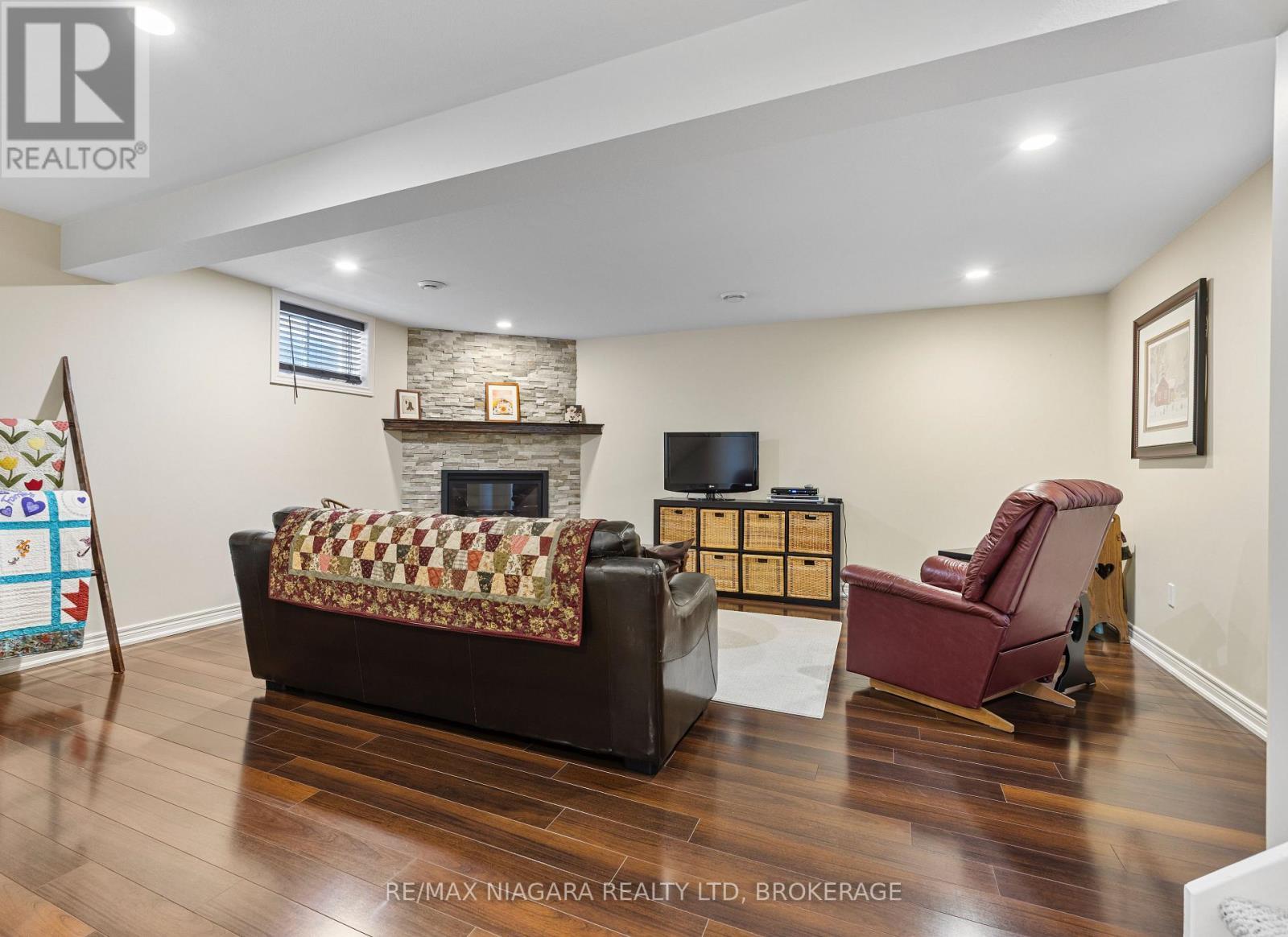 83 Gaiser Road, Welland (Coyle Creek), ON - Indoor With Fireplace