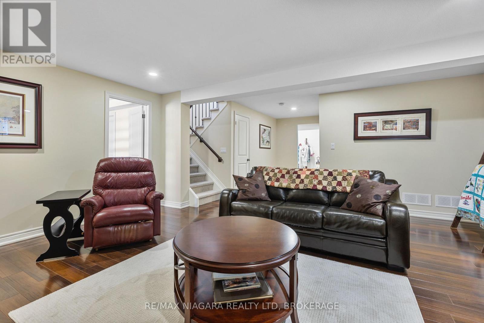 83 Gaiser Road, Welland (Coyle Creek), ON - Indoor Photo Showing Living Room