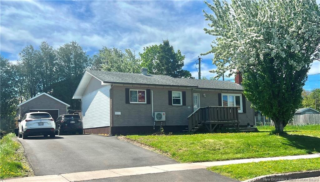 49 Beechwood Ave, Moncton, NB