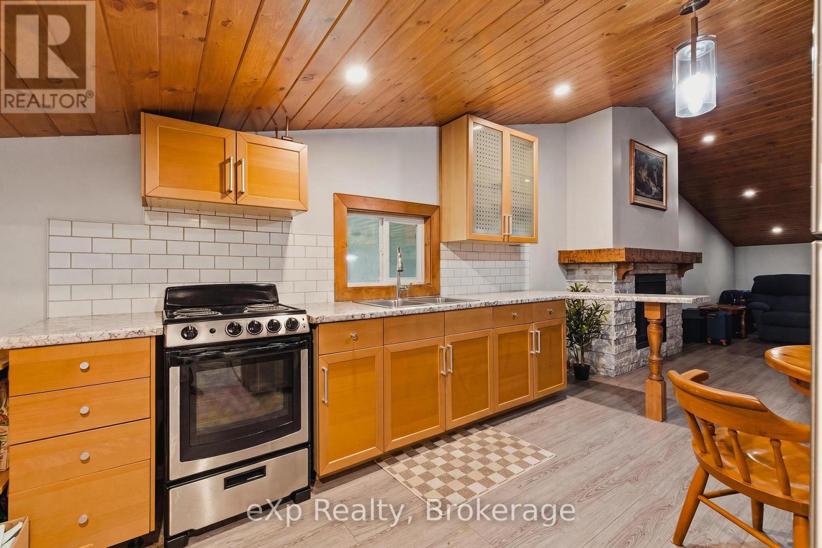 Kitchen - Apartment in Workshop - 100 Harris Crescent, Southgate, ON - Indoor Photo Showing Kitchen