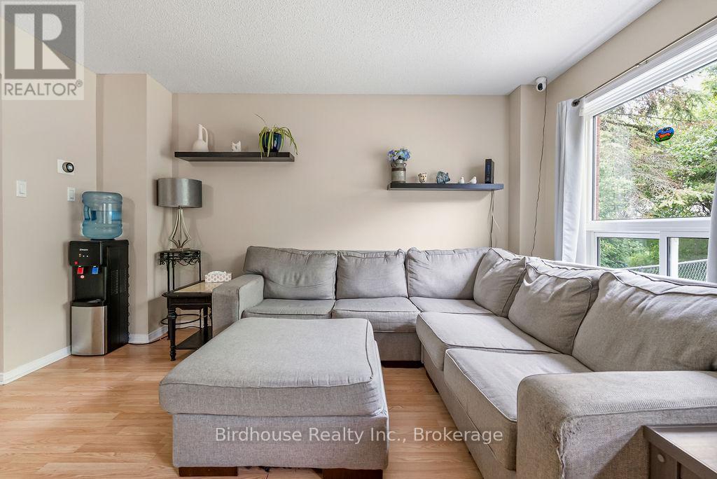 80 Lorne Street, Brock (Sunderland), ON - Indoor Photo Showing Living Room